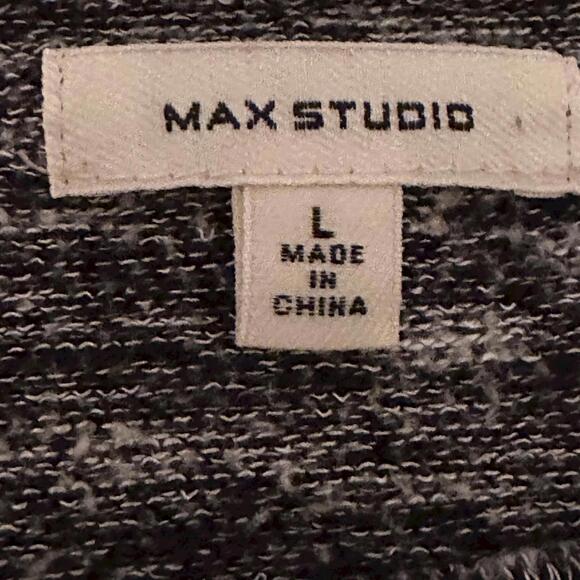 Max Studio Women’s Knit Top Size Large Casual Shirt - Picture 2 of 2